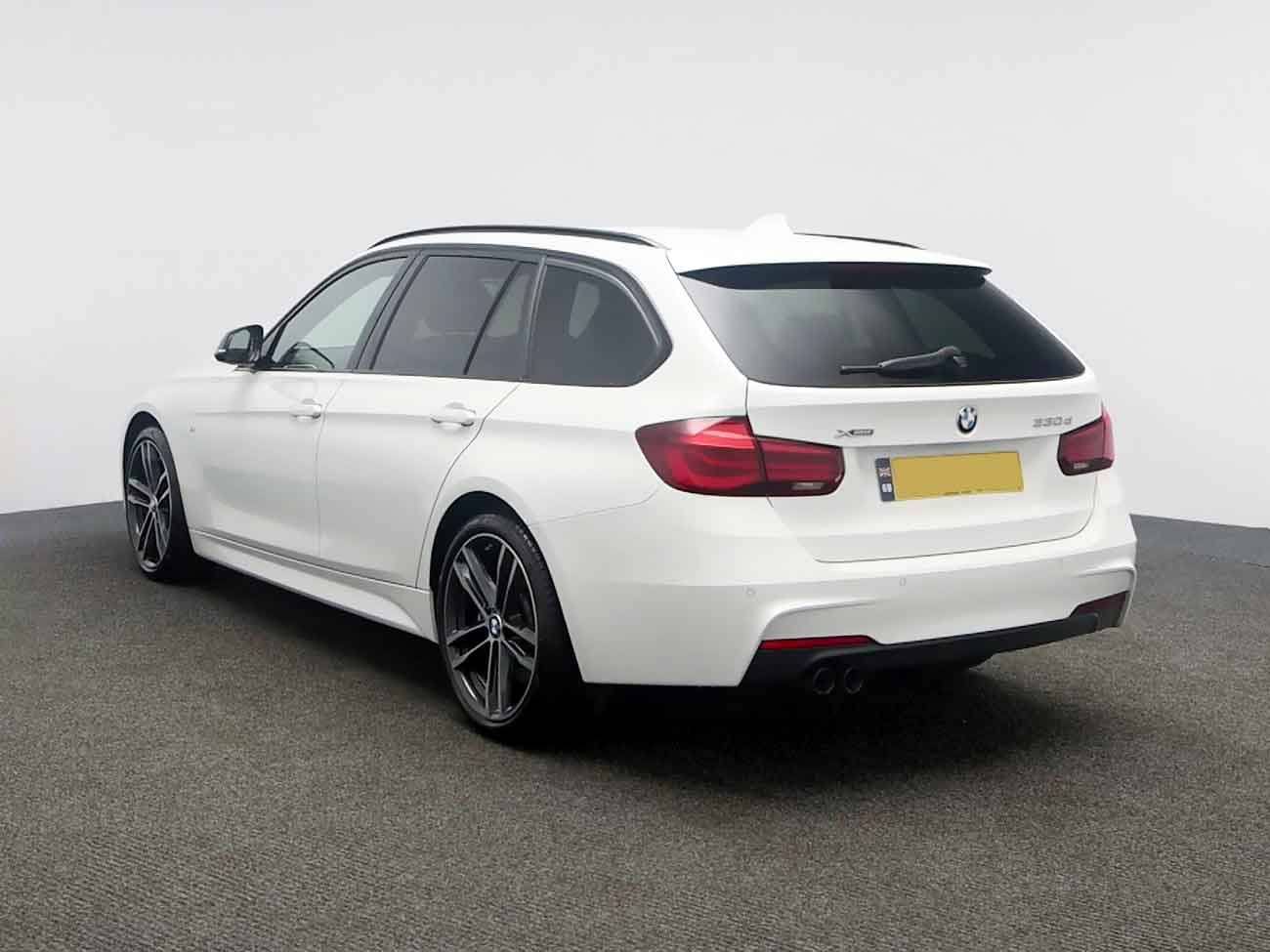 Rear view of Carbase BMW 3 series Touring