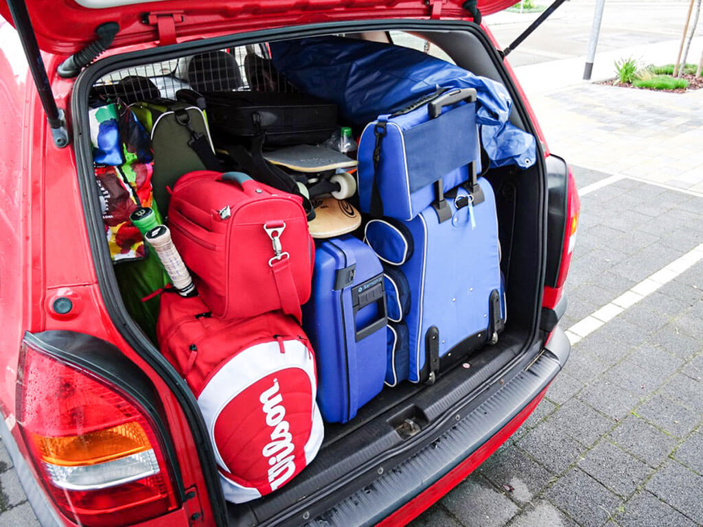 Hatchback car with full open boot